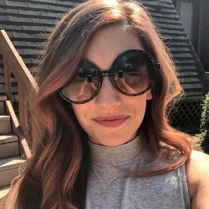 Meet your Posher, Lia